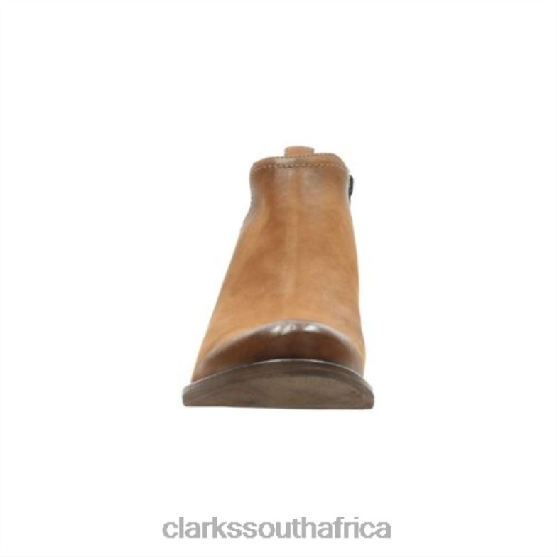 Magnality Daisy Tan Clarks 840404238 Unisex Clarks Tan