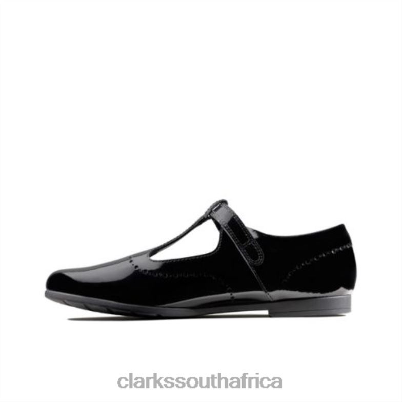 Black Patent Clarks Scala Seek Inf H Fit 840404664 Kids Clarks Black Patent