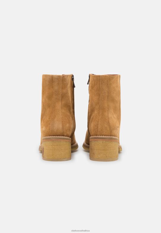 Tan Clarks Amara Classic Ankle Boots 840407088 Unisex Clarks Tan