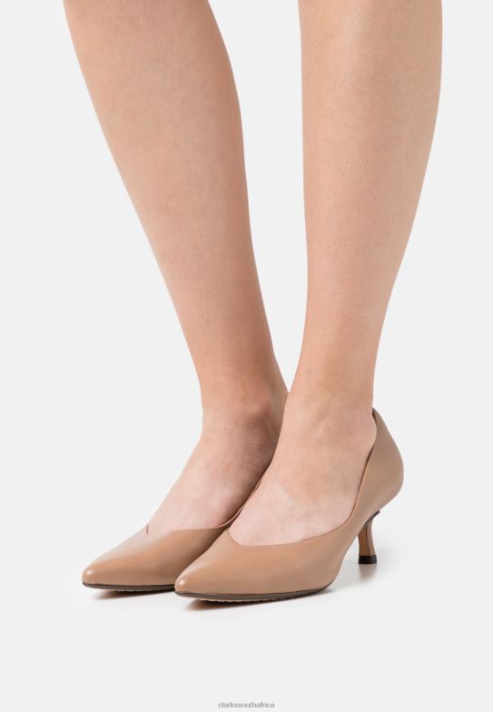 Violet Court Classic Heels Clarks Praline 840406965 Unisex Clarks Praline