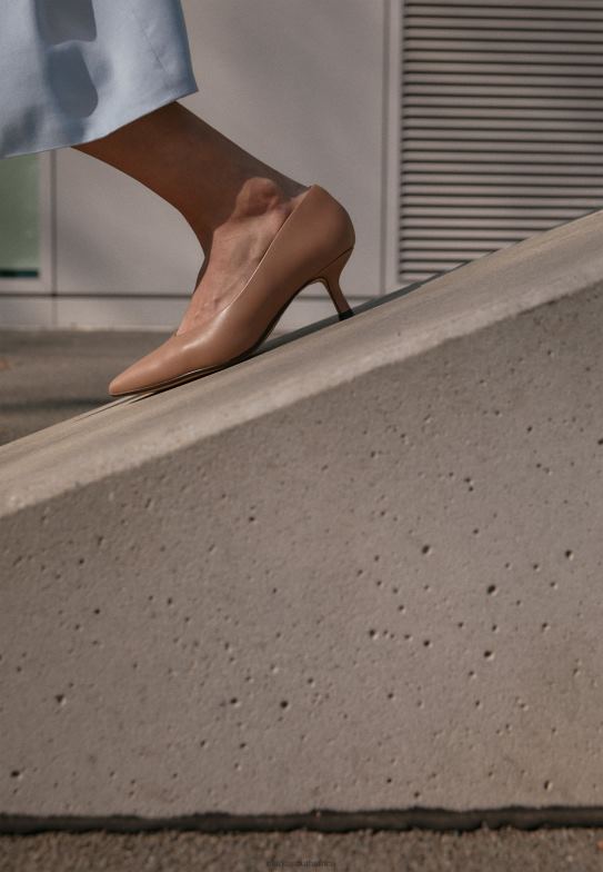 Violet Court Classic Heels Clarks Praline 840406965 Unisex Clarks Praline