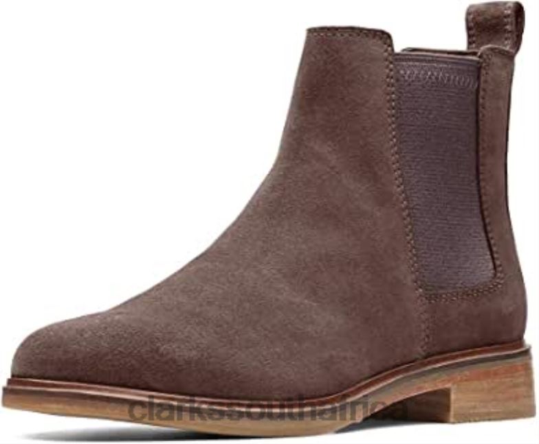 clarks ada chelsea boots