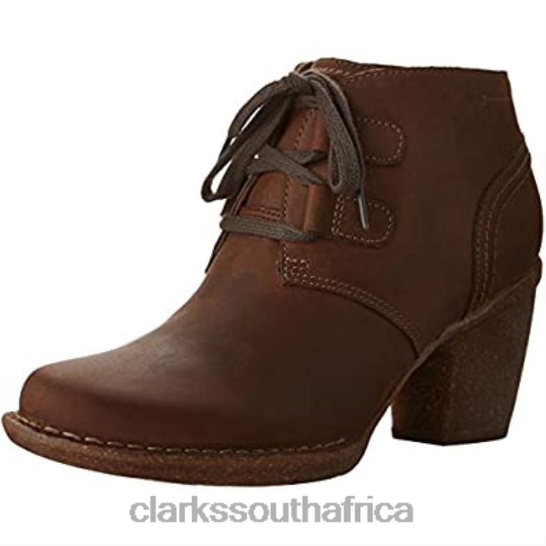 Brown Oiled Nubuck Clarks Women's Carleta Lyon Boot 840402624 Women Clarks Brown Oiled Nubuck