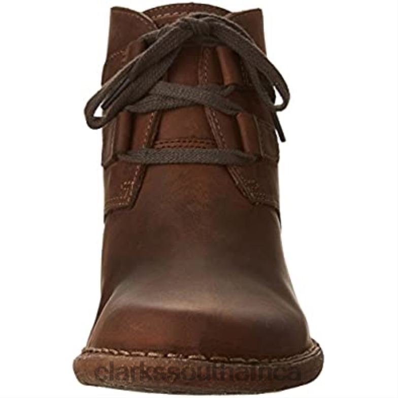 Brown Oiled Nubuck Clarks Women's Carleta Lyon Boot 840402624 Women Clarks Brown Oiled Nubuck