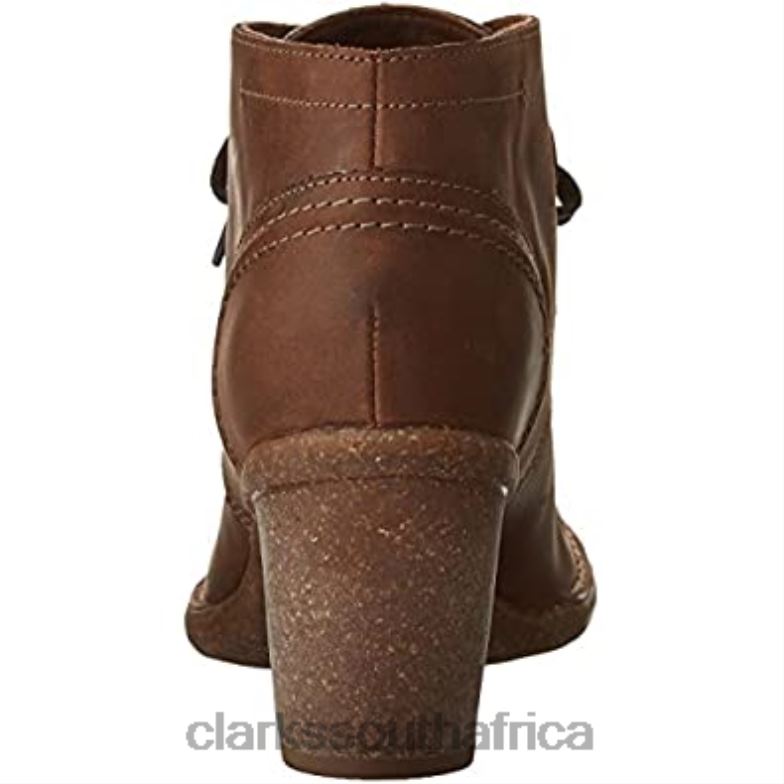 Brown Oiled Nubuck Clarks Women's Carleta Lyon Boot 840402624 Women Clarks Brown Oiled Nubuck