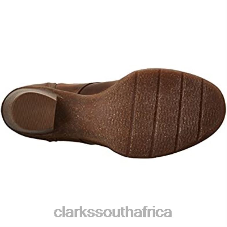 Brown Oiled Nubuck Clarks Women's Carleta Lyon Boot 840402624 Women Clarks Brown Oiled Nubuck