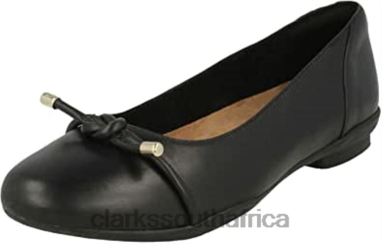 Clarks Neenah Poppy Women's Wide Pumps Black 84040994 Women Clarks Black