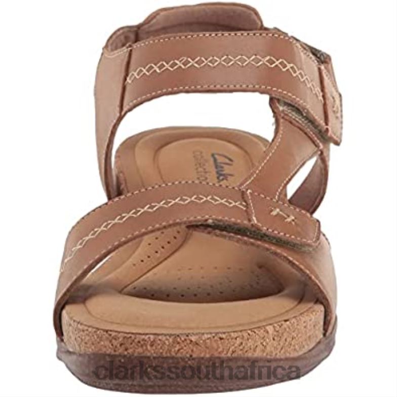 Clarks Light Tan Leather Women's Roseville Mae Flat Sandal 840401689 Women Clarks