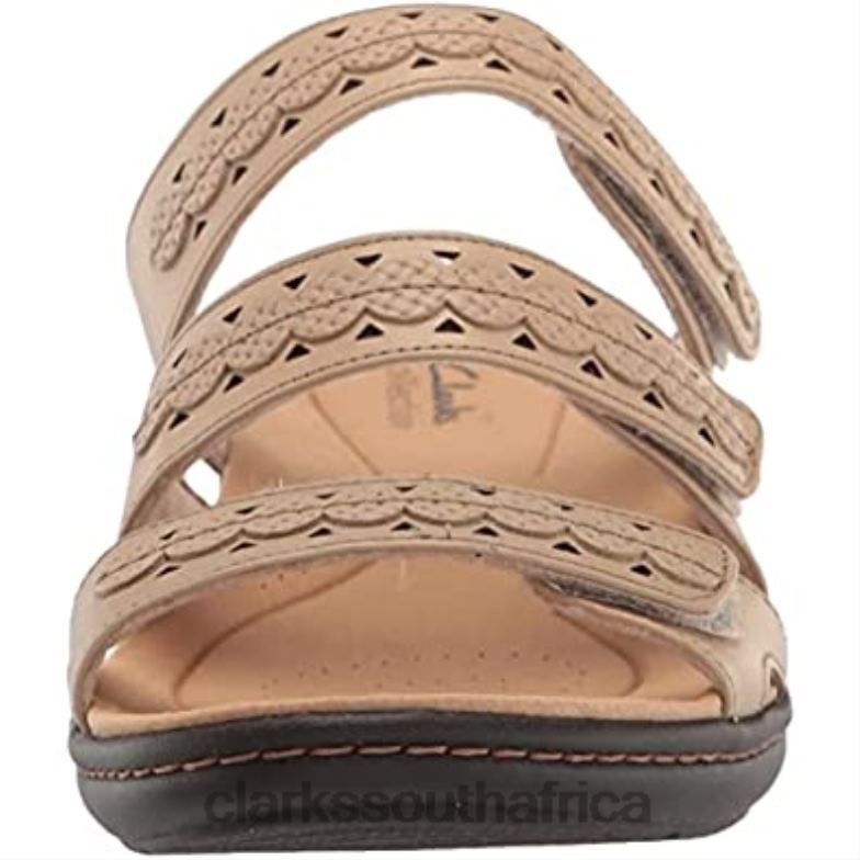 Clarks Sand Leather Women's Laurieann Cove Flat Sandal 840401057 Women Clarks Sand Leather