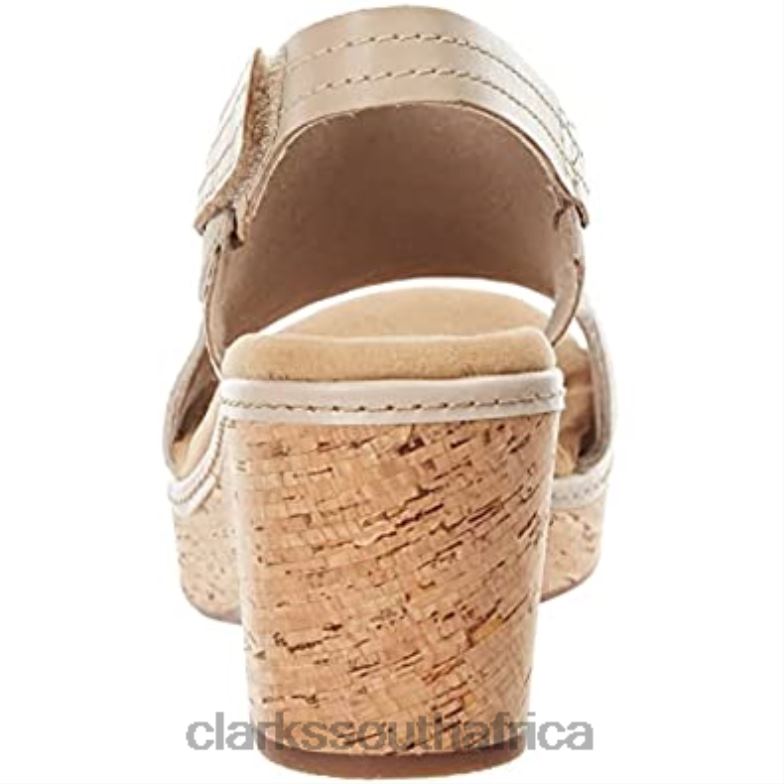 Clarks Women's Giselle Sea Sandal Sand Suede 840402554 Women Clarks Sand Suede