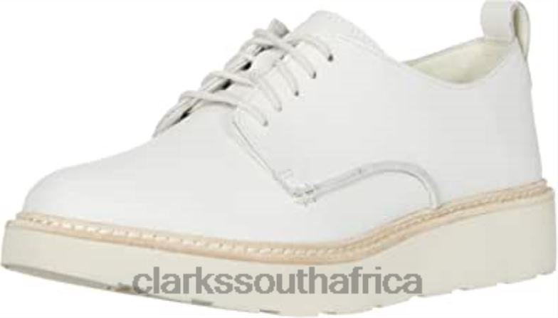 Women's Layton Lace Sneaker Clarks White Leather 84040557 Women Clarks White Leather